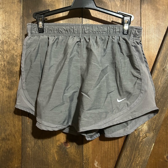Nike Pants - Nike Dri Fit Shorts, size M, smoke free home